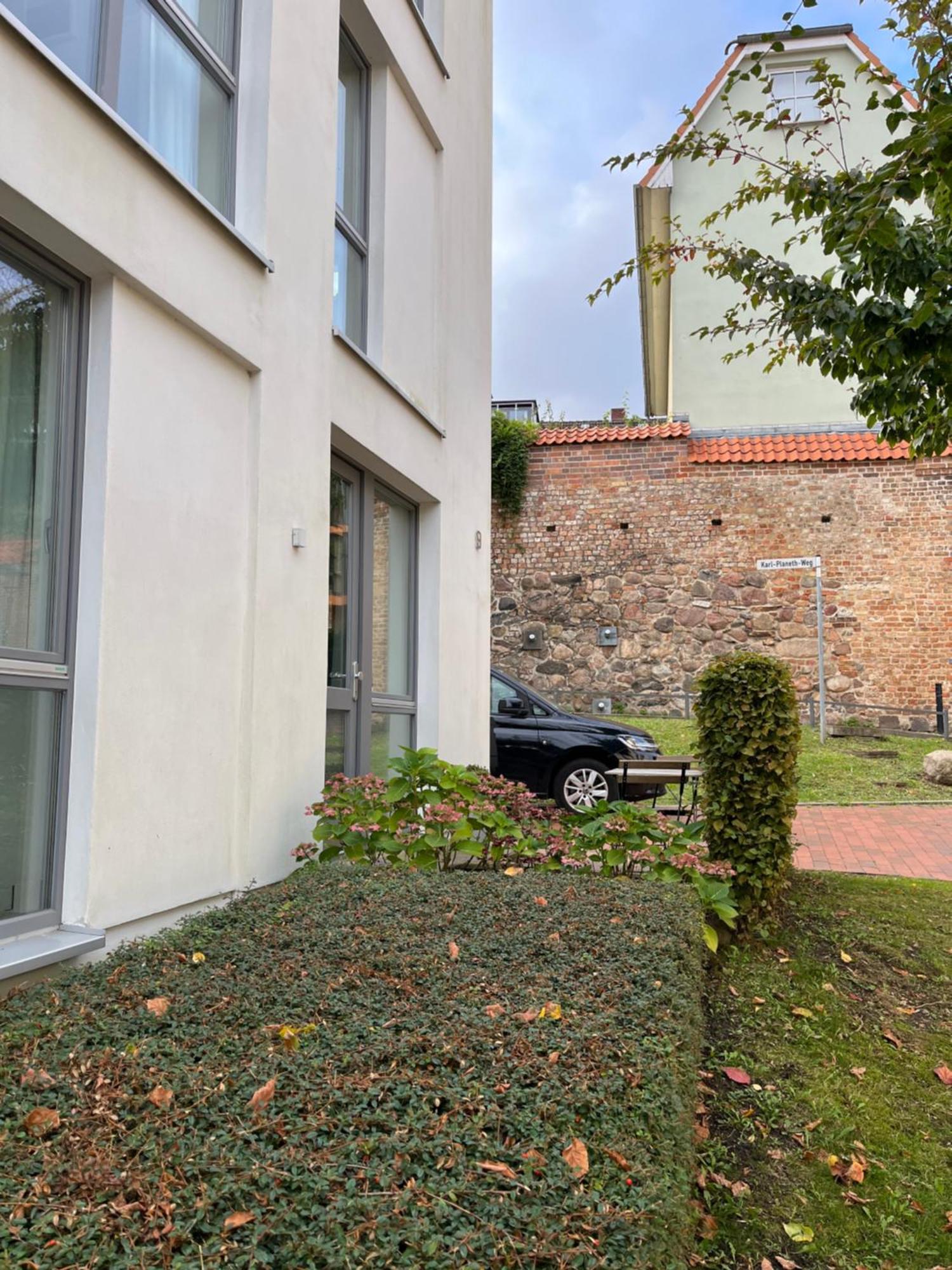 Ferienwohnung An Der Historischen Stadtmauer Росток Екстериор снимка