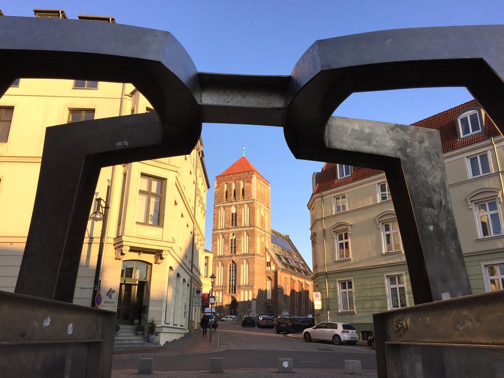 Ferienwohnung An Der Historischen Stadtmauer Росток Екстериор снимка